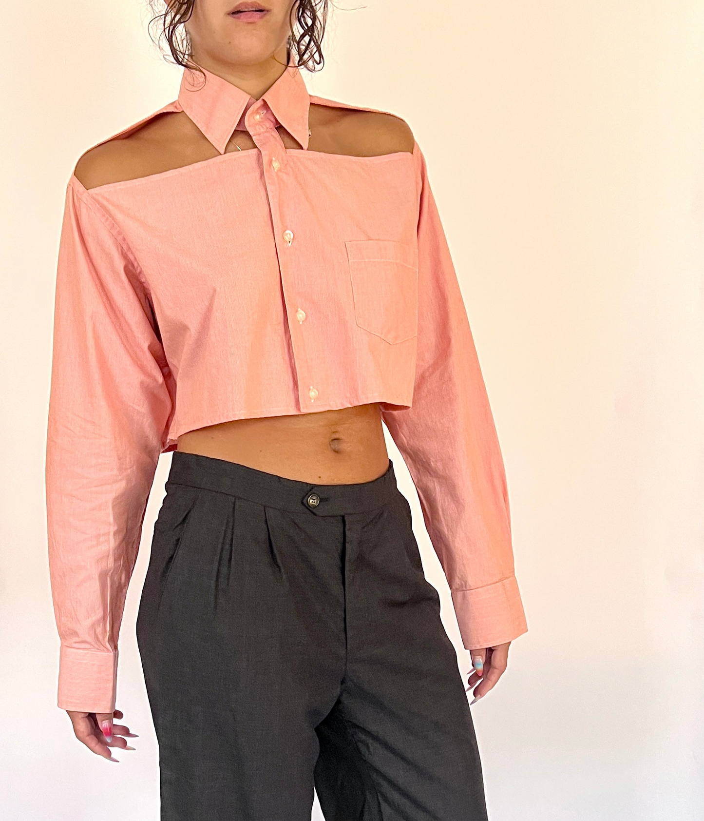 CUSTOM VTG COTTON OXFORD, FALL. CROPPED, CUT-OUT COLLAR & BACK