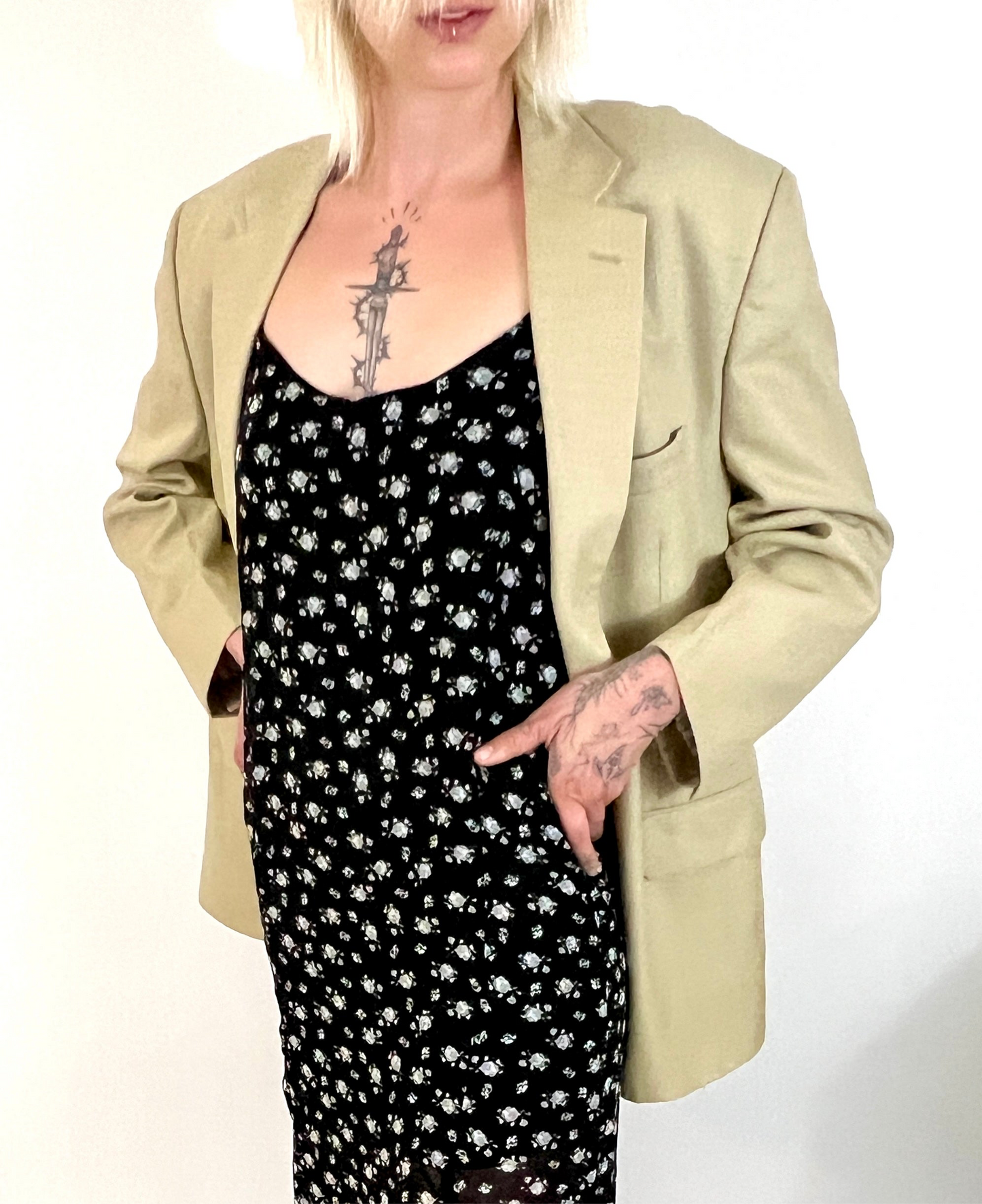 CUSTOM VTG OVERSIZED SILK BLAZER, TIRAMISU. OPEN BACK