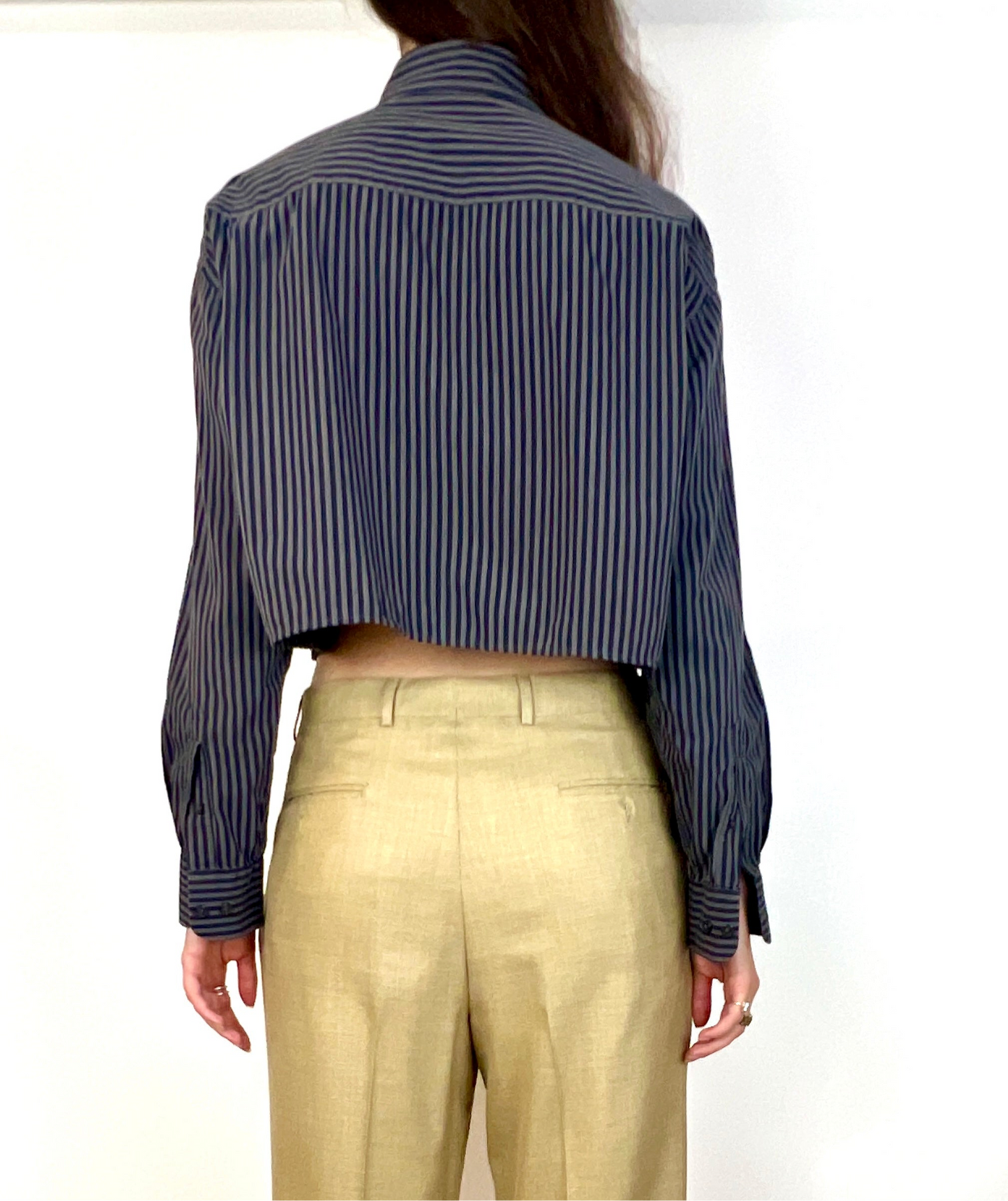 CUSTOM VTG COTTON OXFORD, BLACK STRIPE. OPEN BACK