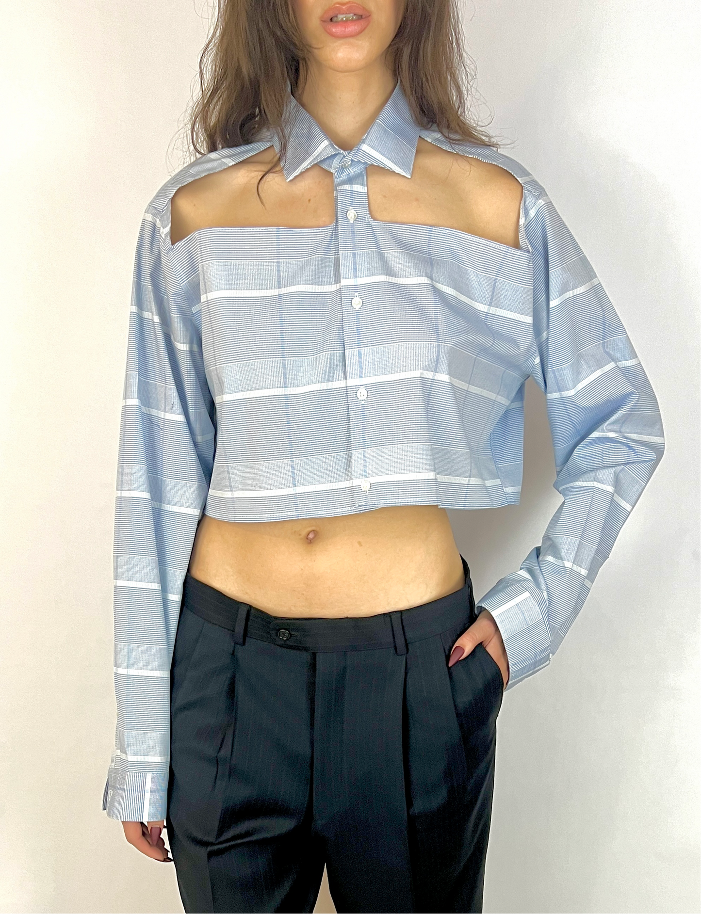 CUSTOM VTG COTTON OXFORD, LT BLUE PLAID.  CROPPED, CUT-OUT COLLAR