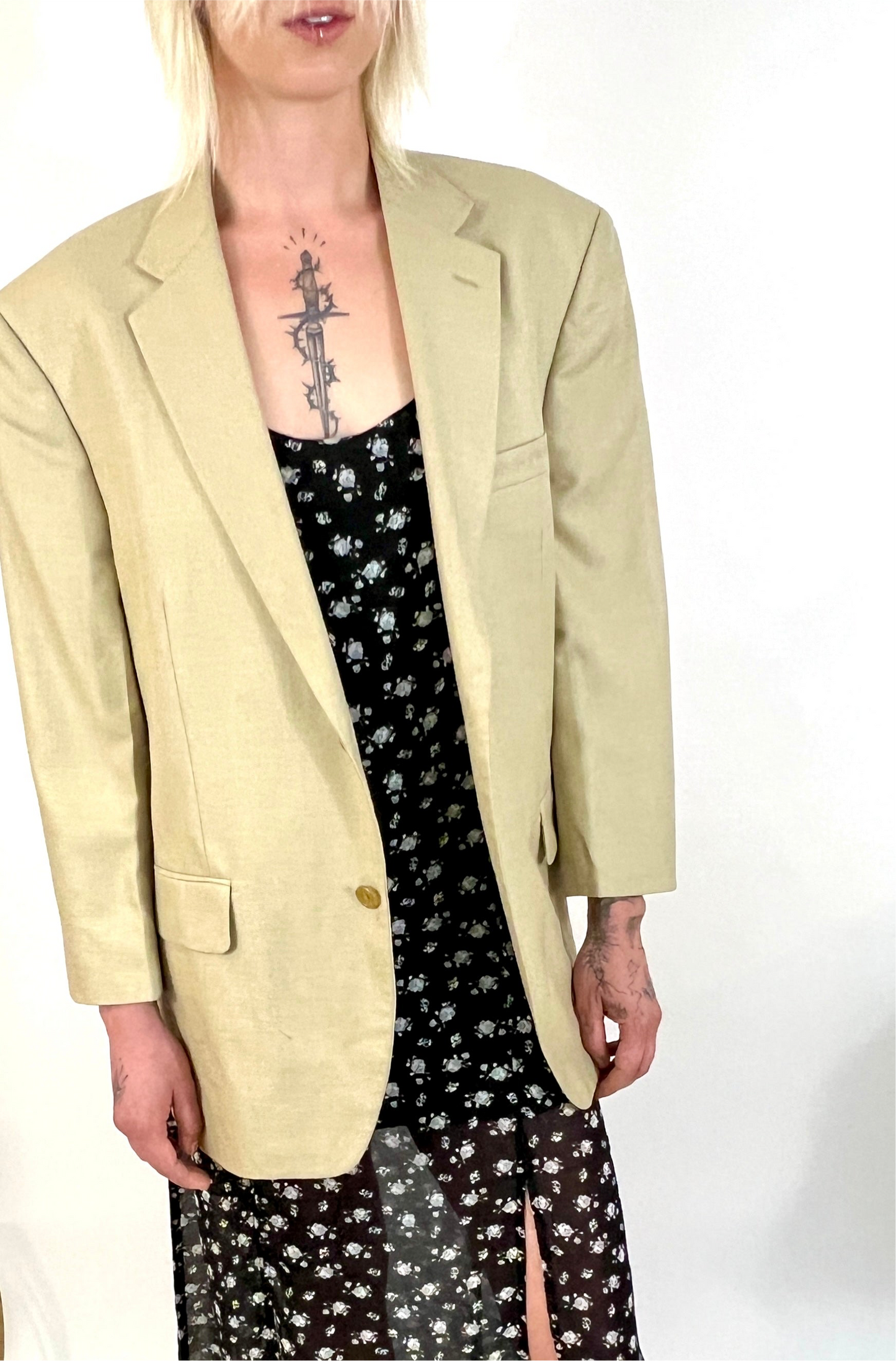 CUSTOM VTG OVERSIZED SILK BLAZER, TIRAMISU. OPEN BACK