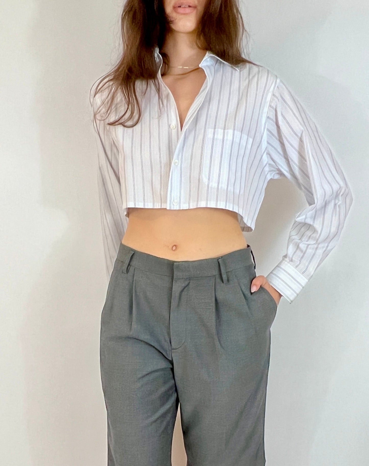 CUSTOM VTG COTTON OXFORD, WHITE STRIPE. CROPPED