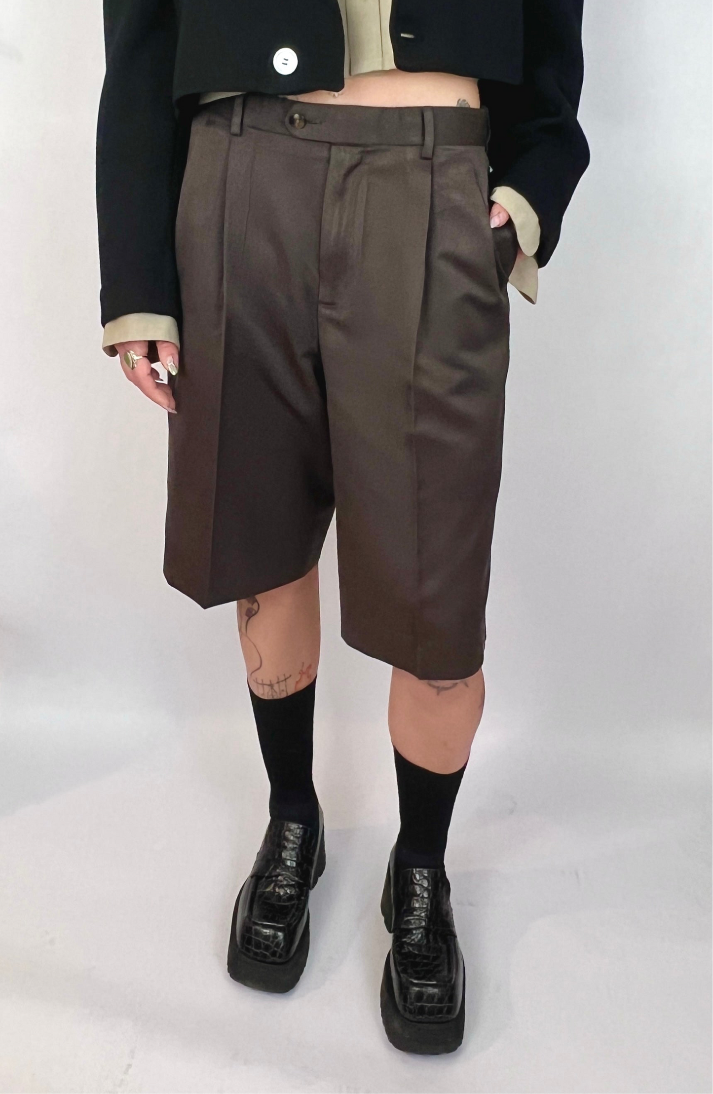 CUSTOM VTG COTTON WIDE LEG PLEATED LONG SHORTS, DARK CHOC