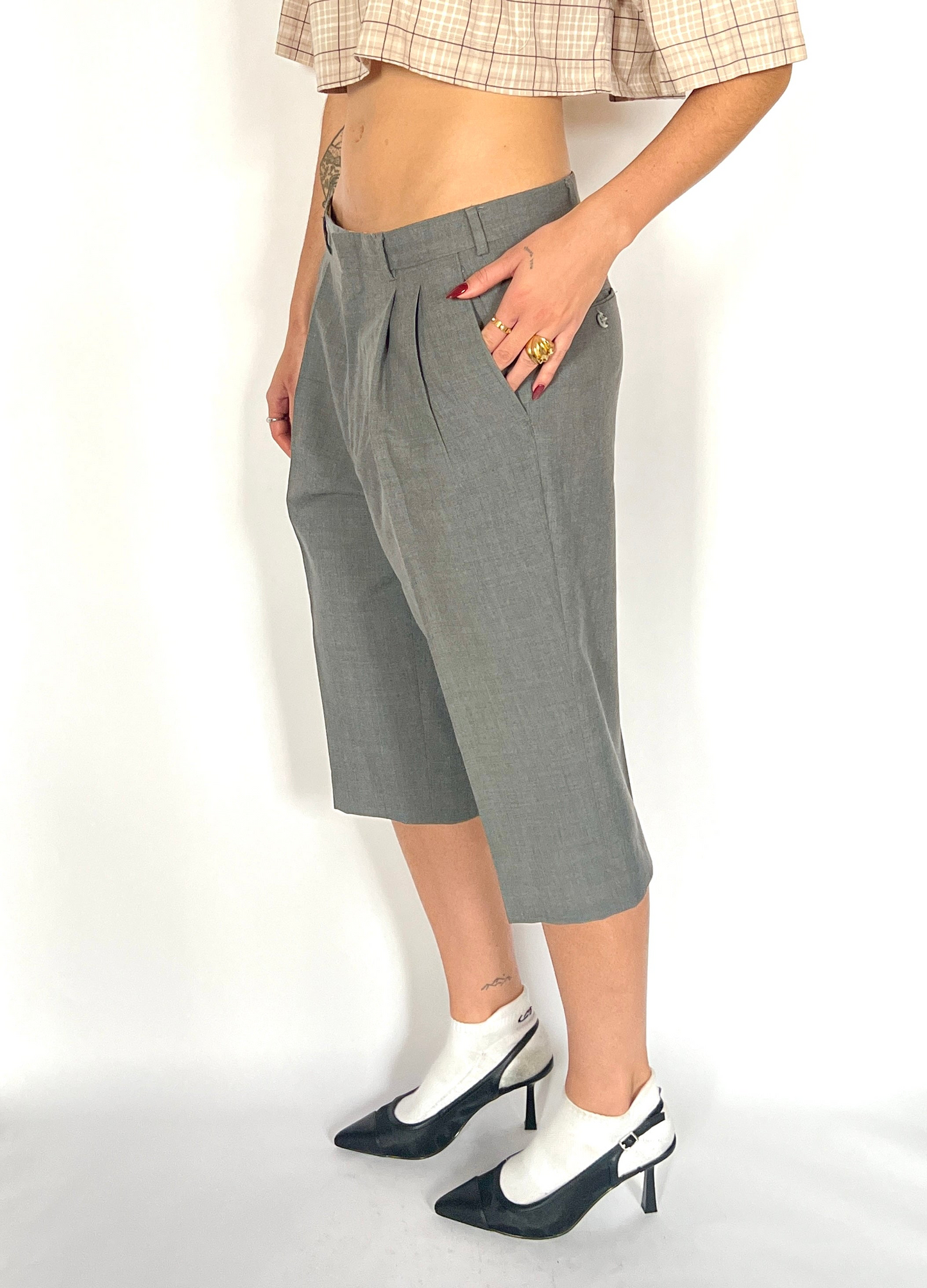 CUSTOM VTG WOOL PLEATED LONG SHORTS, RAIN