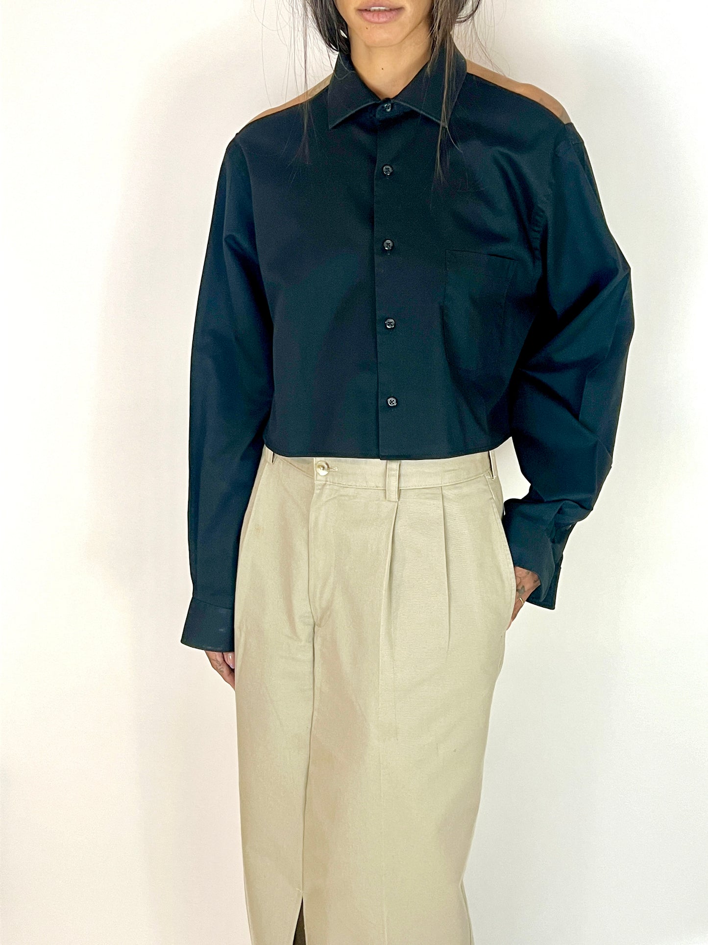 CUSTOM VTG OXFORD, NIGHT. OPEN SHOULDERS