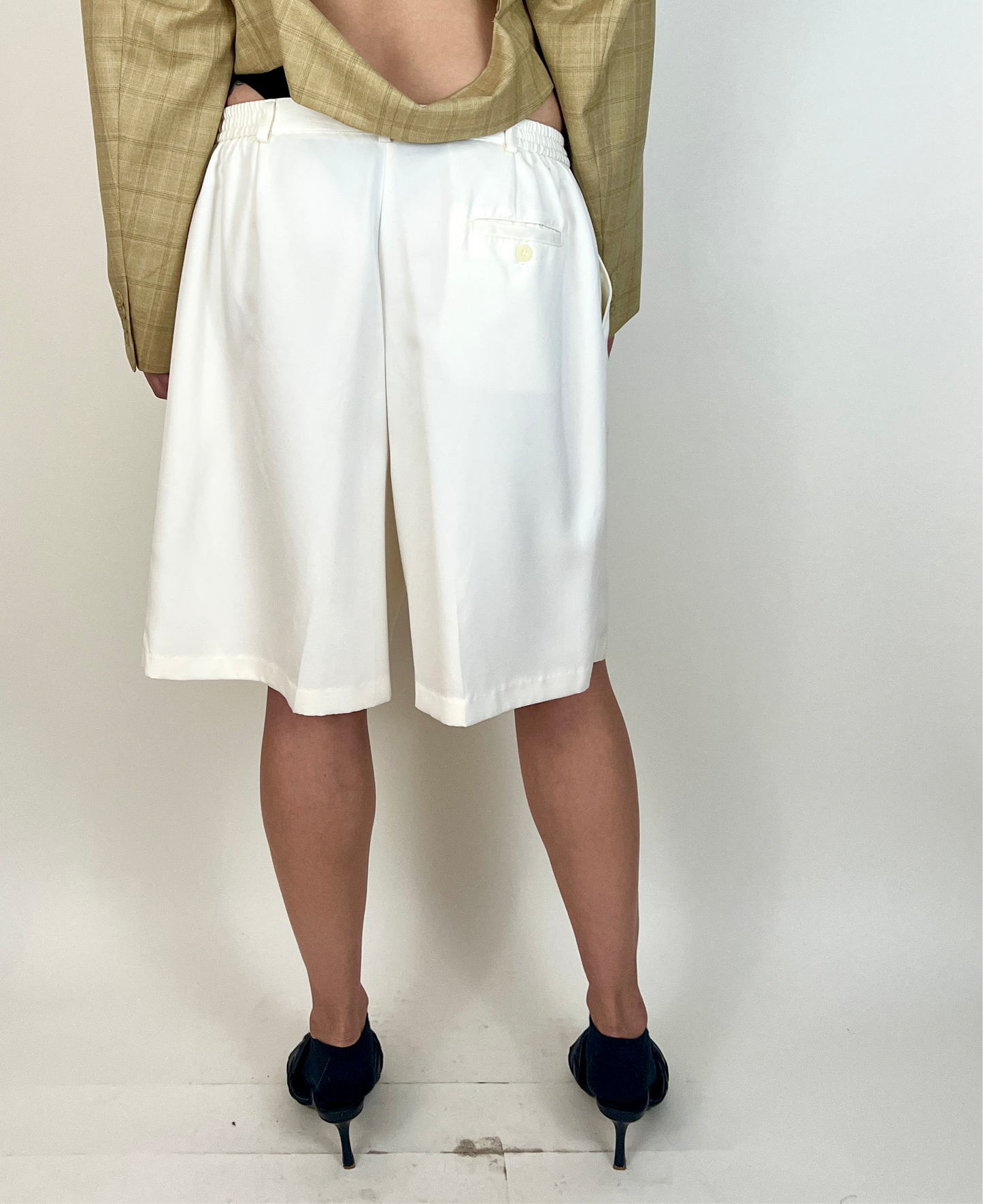 WIDE LEG PLEATED COTTON SHORTS, VANILLA