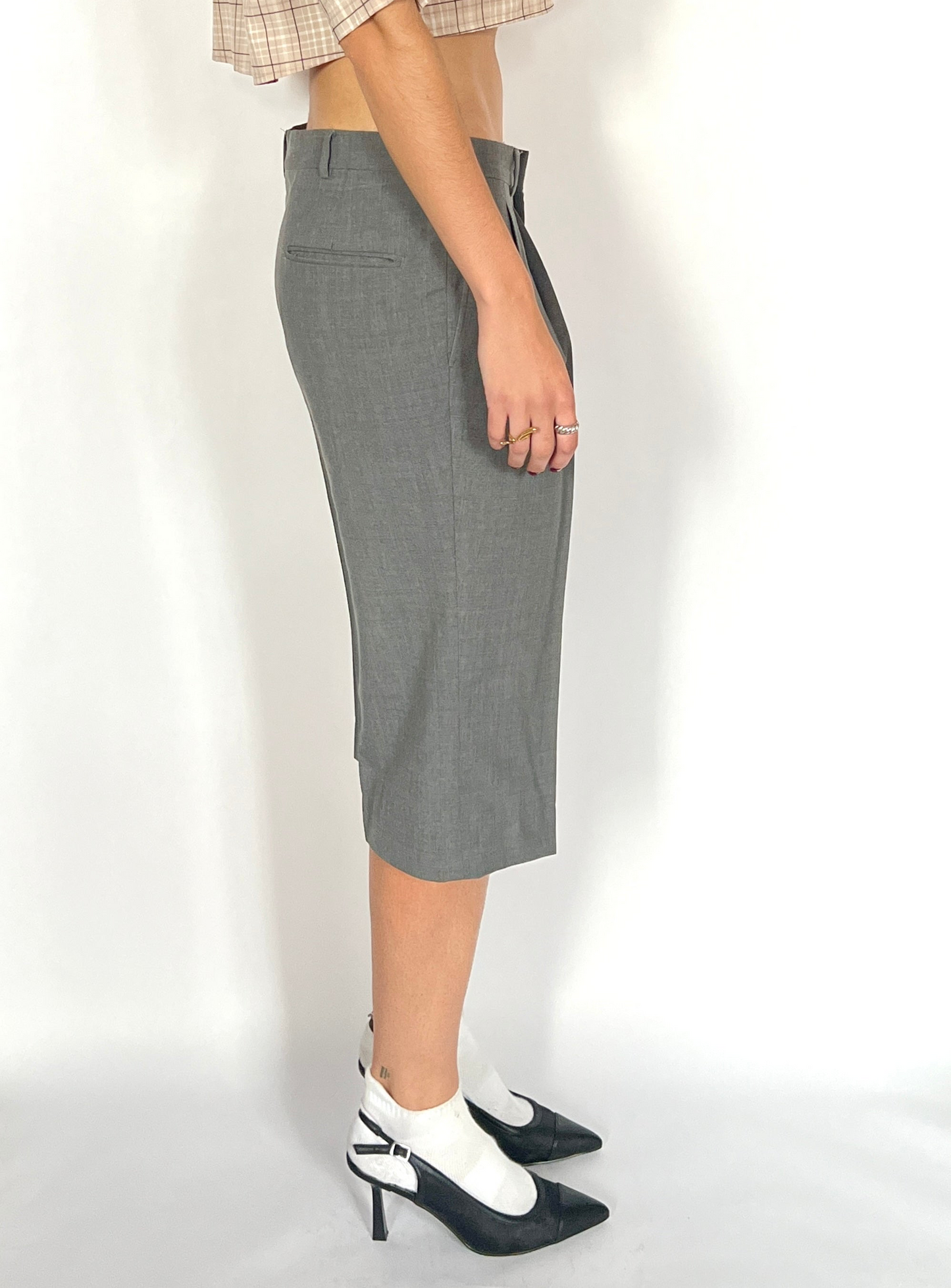 CUSTOM VTG WOOL PLEATED LONG SHORTS, RAIN