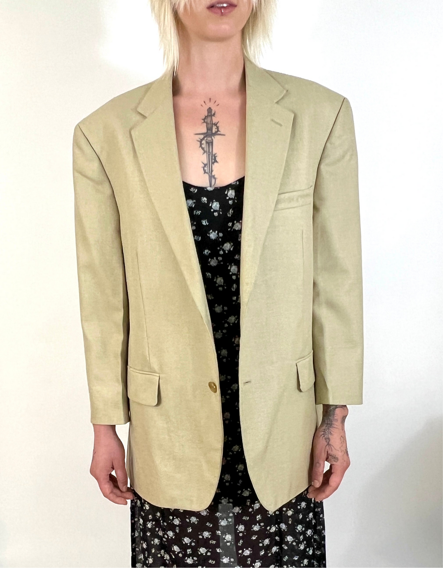 CUSTOM VTG OVERSIZED SILK BLAZER, TIRAMISU. OPEN BACK