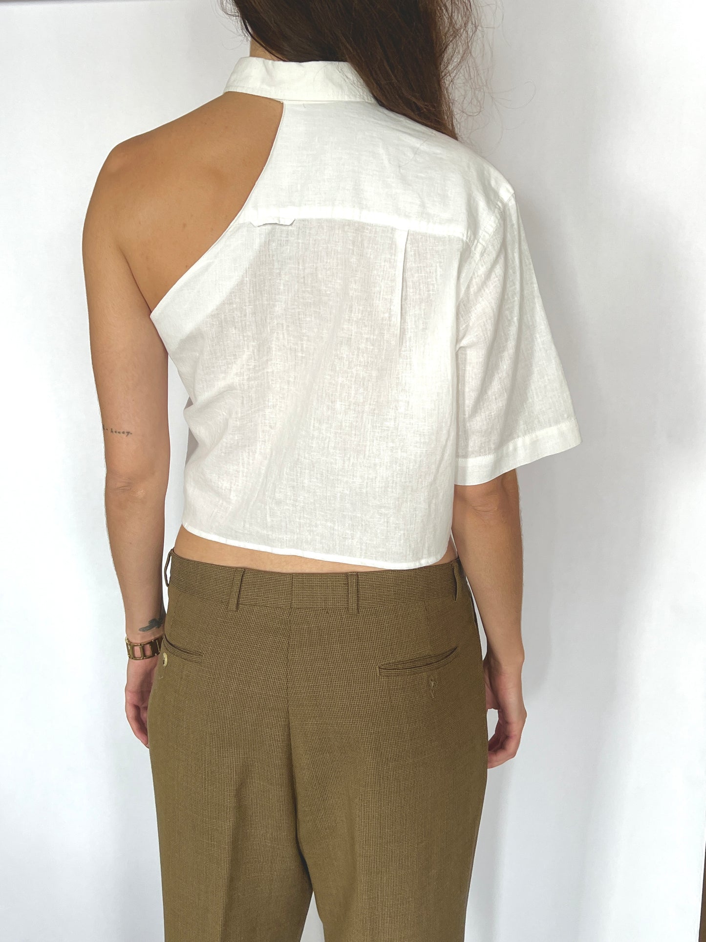 CUSTOM VTG LINEN OXFORD, ICE.  CROPPED, ONE SHOULDER