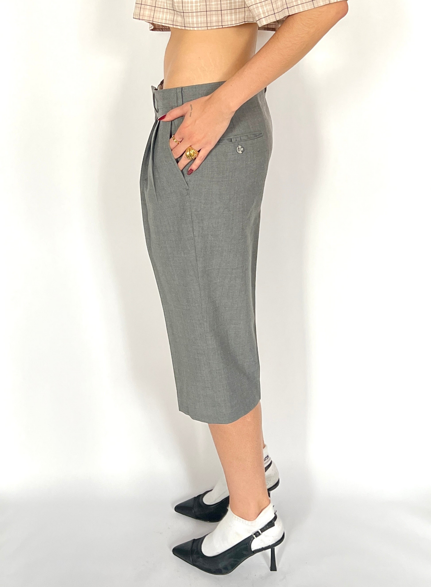 CUSTOM VTG WOOL PLEATED LONG SHORTS, RAIN