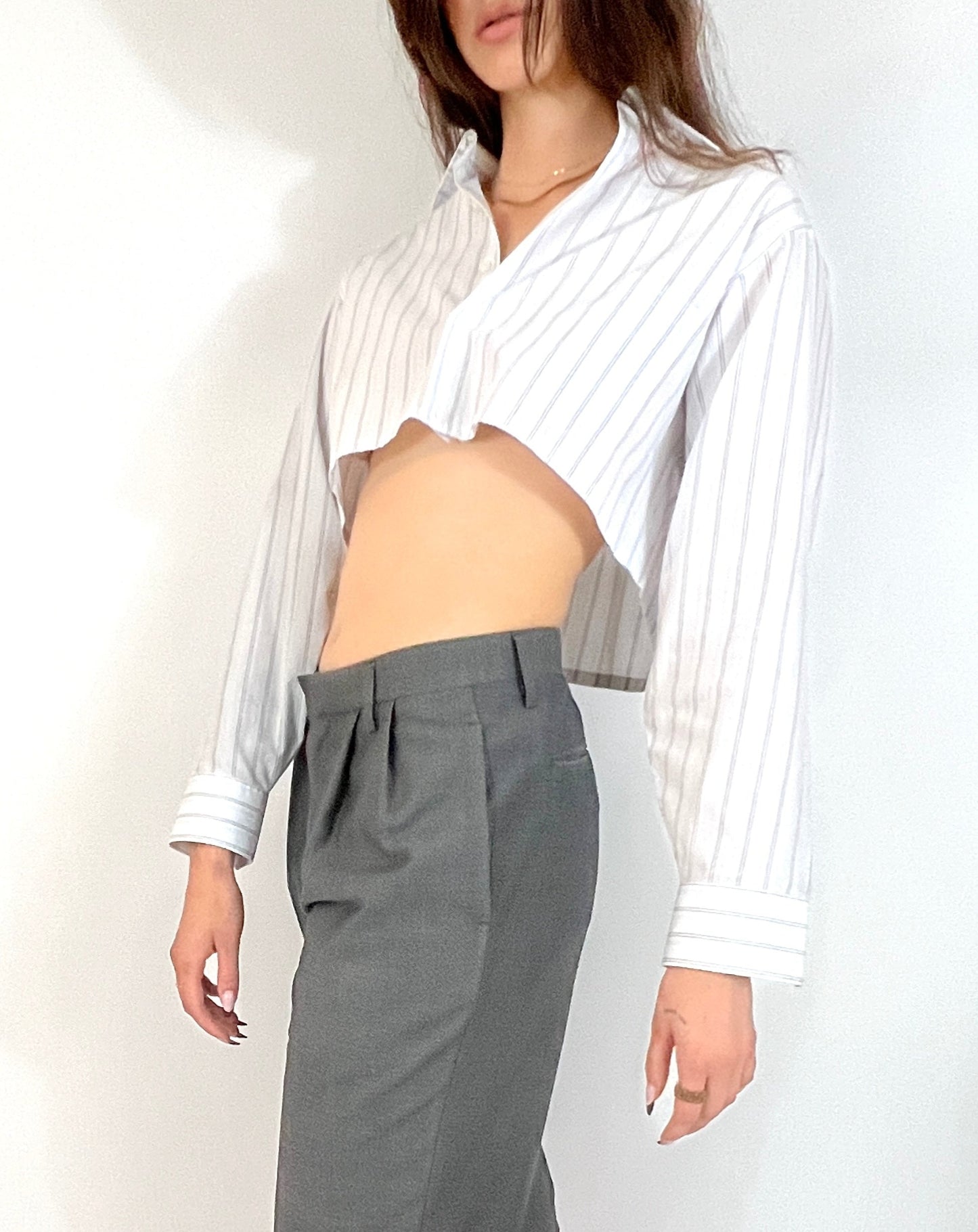 CUSTOM VTG COTTON OXFORD, WHITE STRIPE. CROPPED