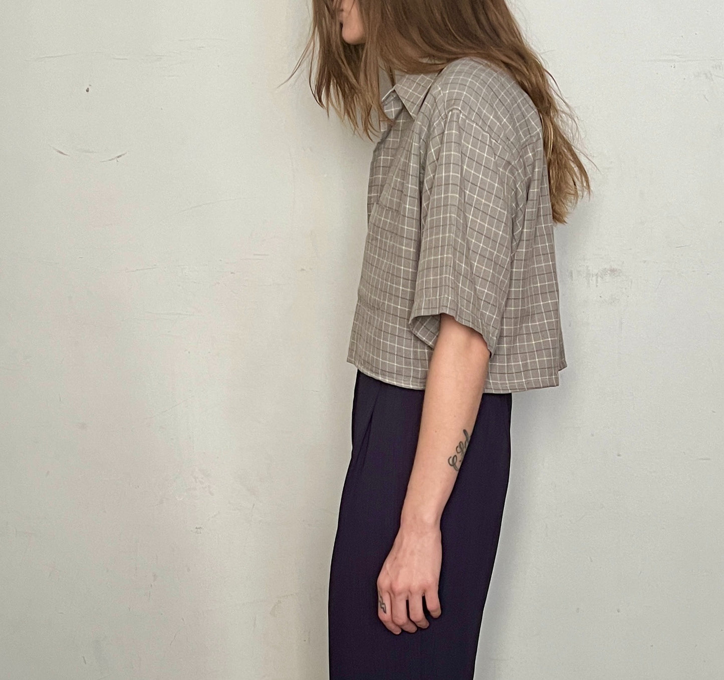 CUSTOM CROPPED BUTTON DOWN, TAUPE PLAIDS