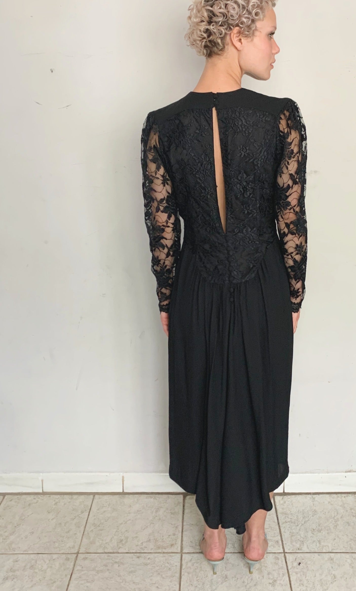 LACE GOTH BLACK MIDI DRESS