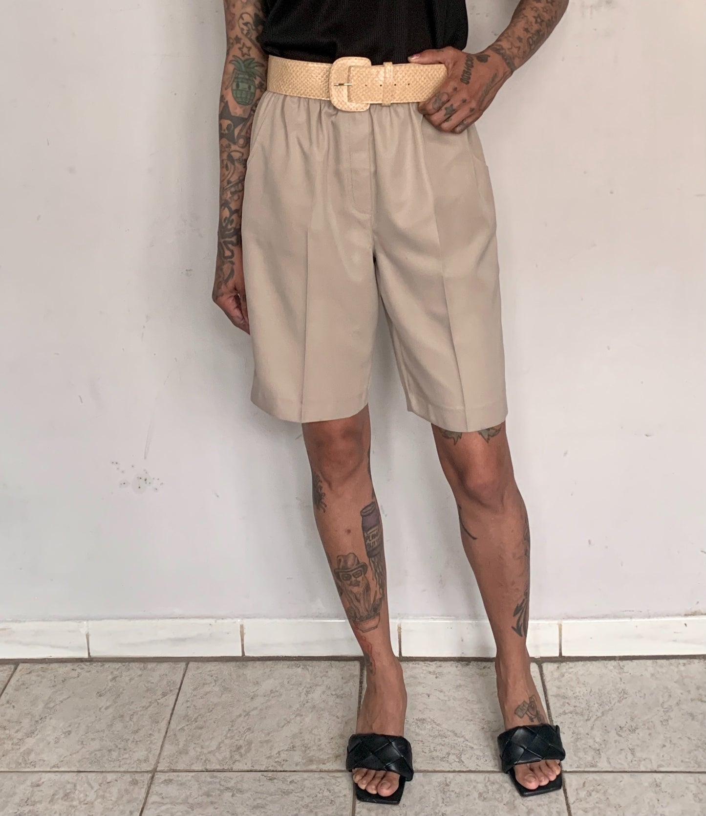 HIGH RISE BERMUDA SHORTS, MOTH WING