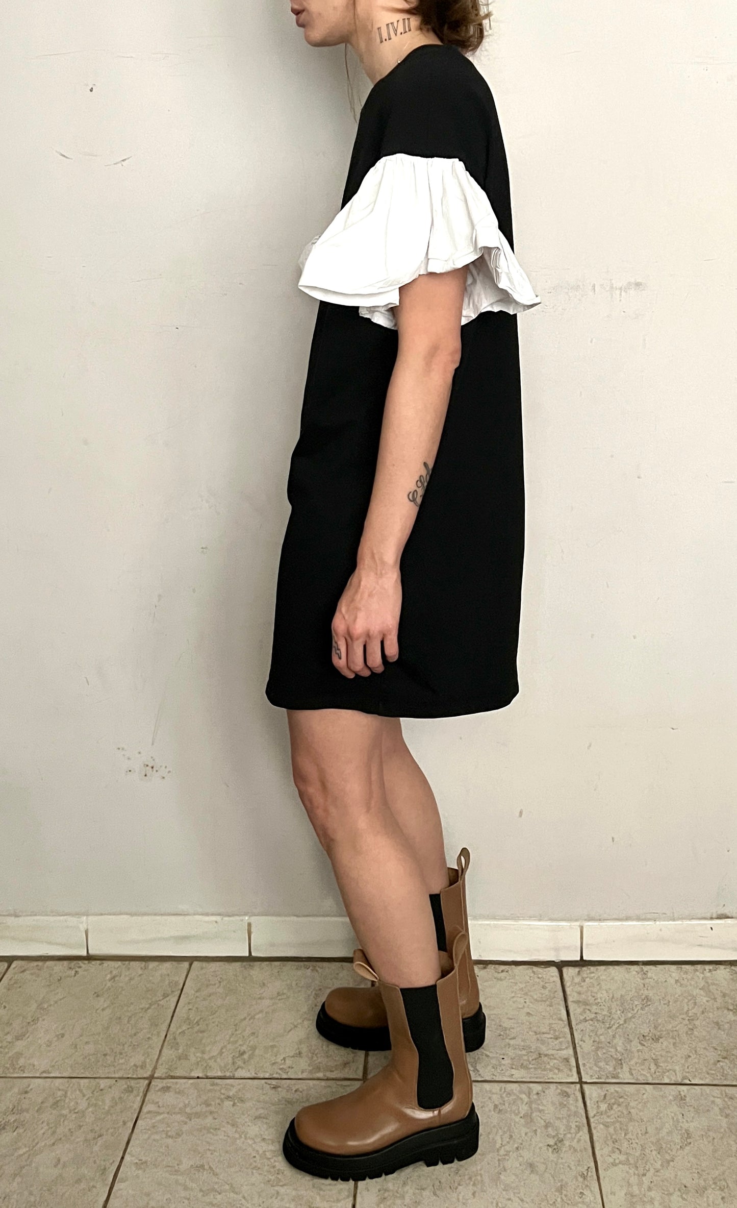 OVERSIZED COTTON DRESS, WHITE RUFFLE SLEEVE