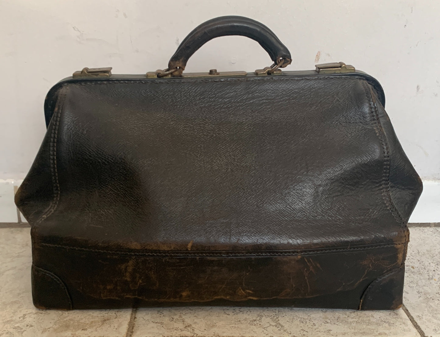 VICTORIAN COWHIDE WEEKENDER BAG, OBSIDIAN