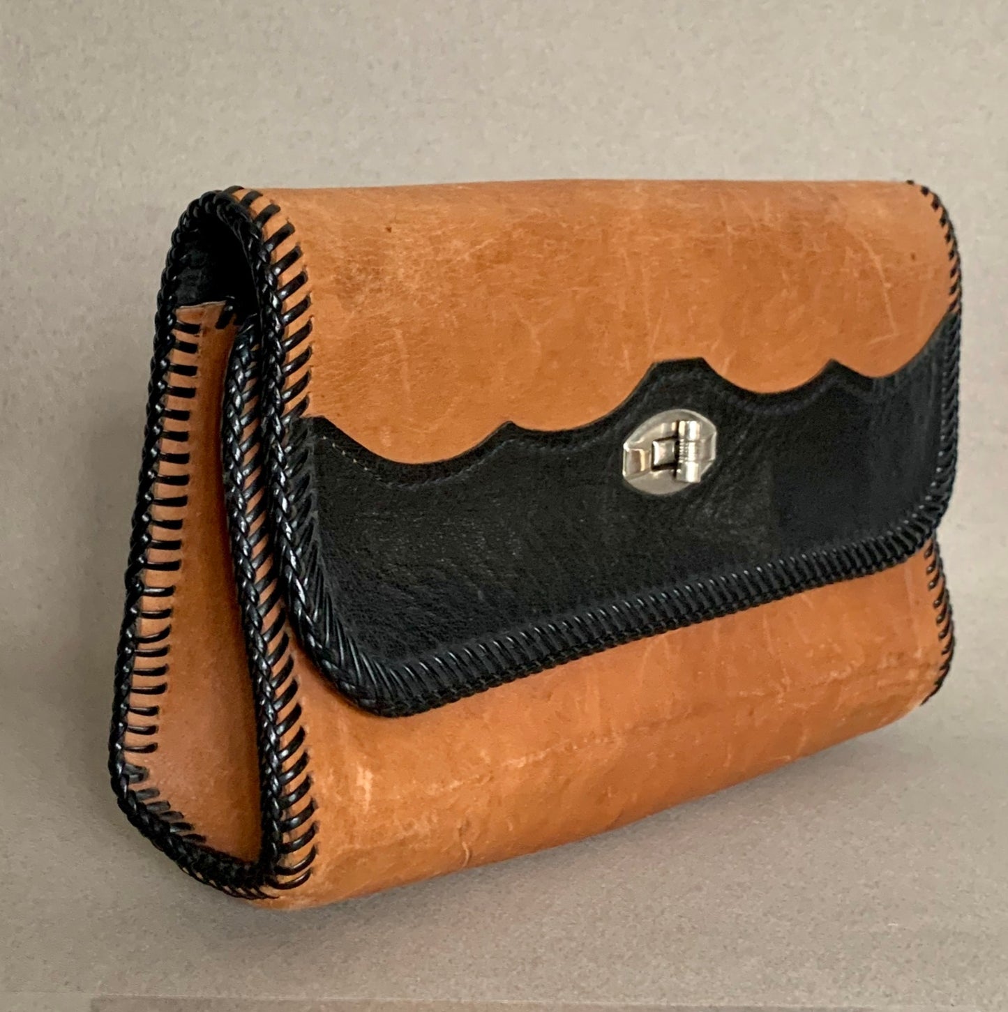 HAND STICHED WESTERN CLUTCH