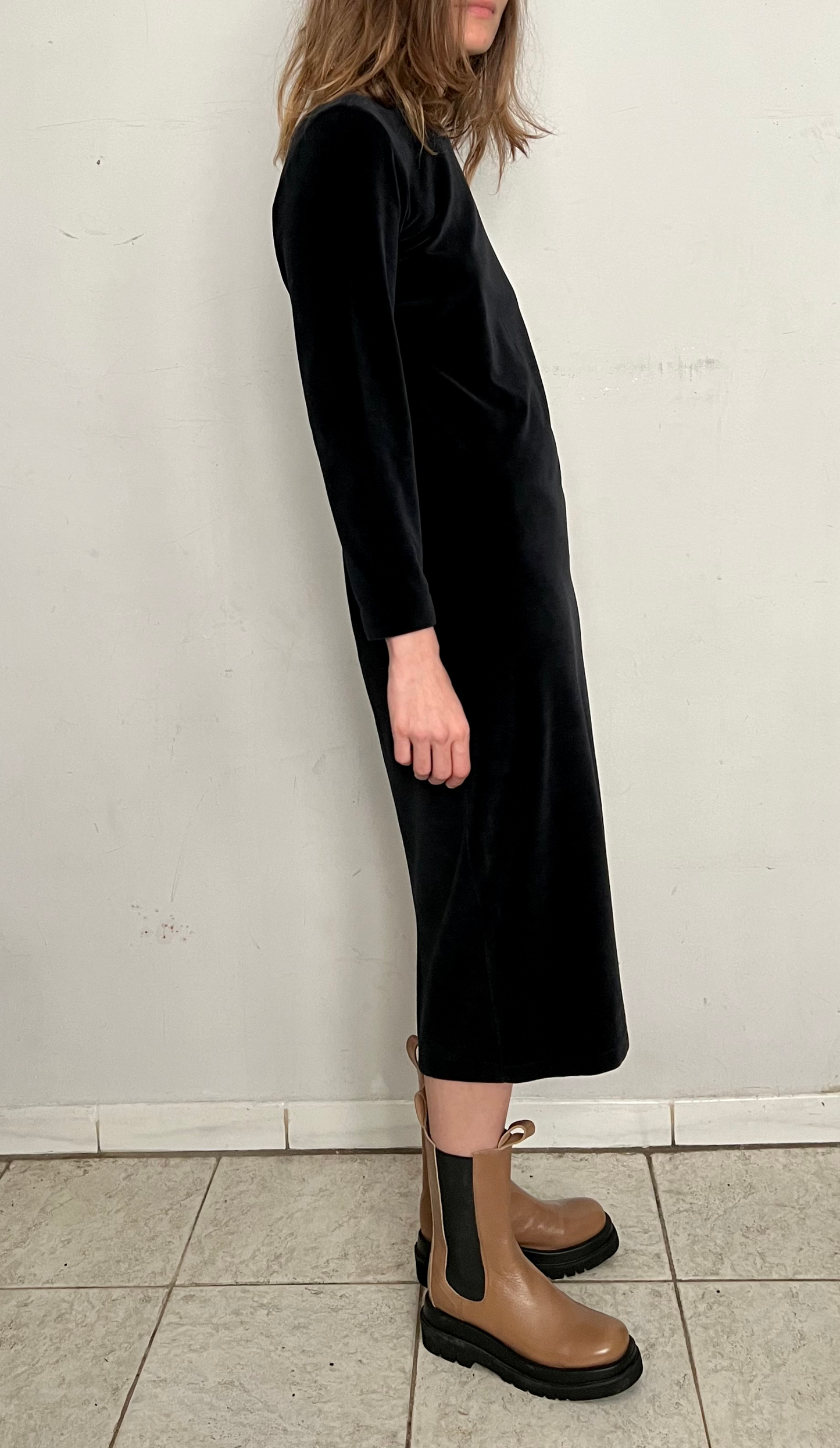 BILLOWY SLINKY MIDI DRESS, BLACK VELVET