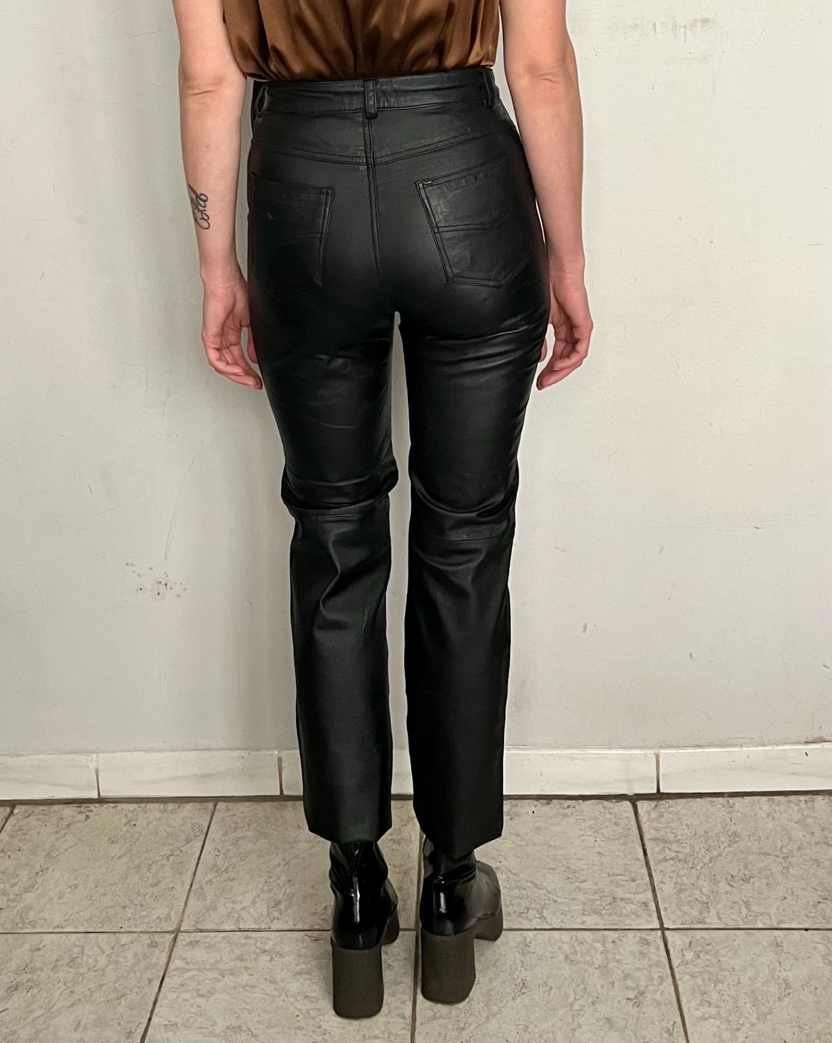 HIGH RISE LEATHER PANTS, CROW