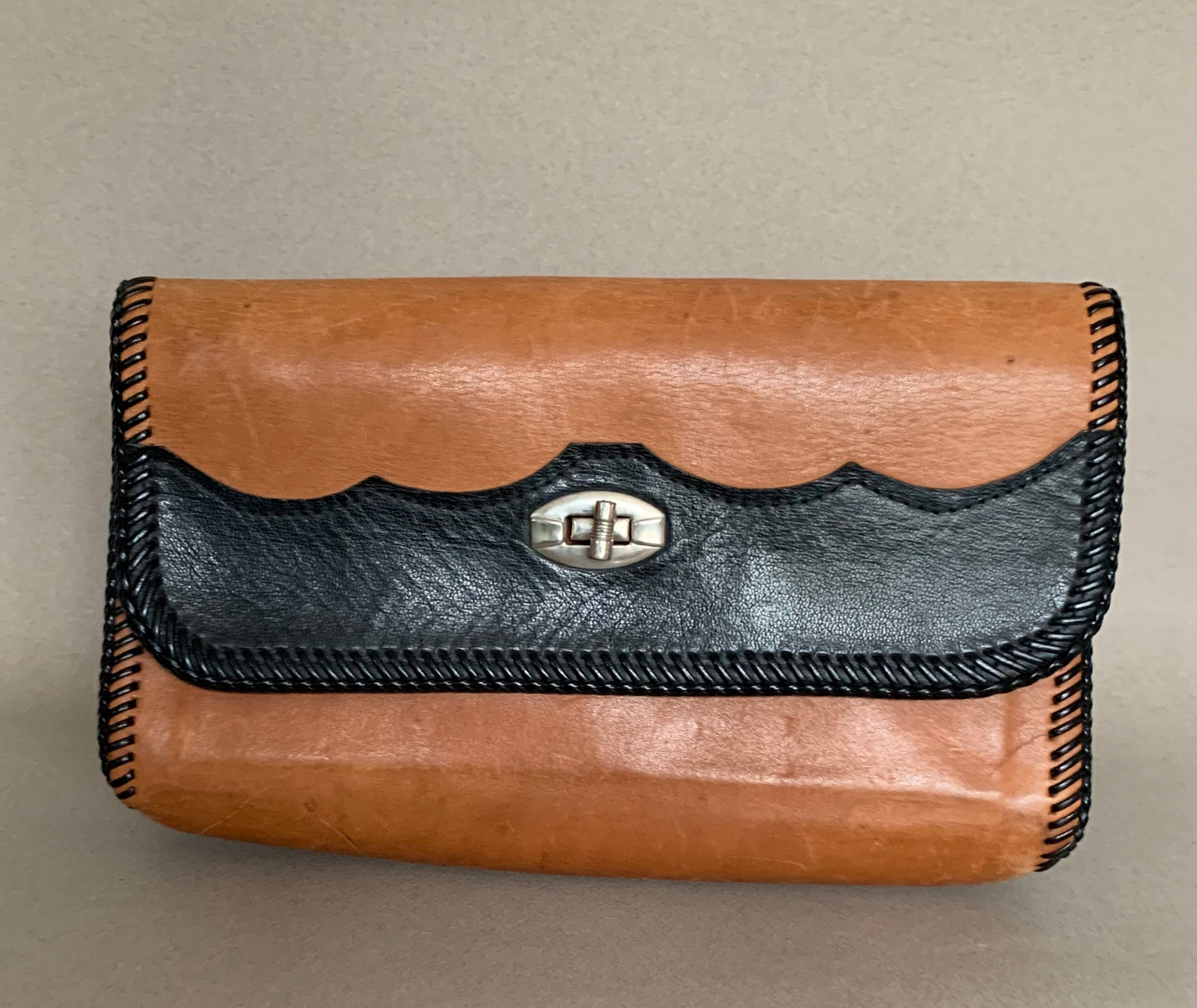 HAND STICHED WESTERN CLUTCH