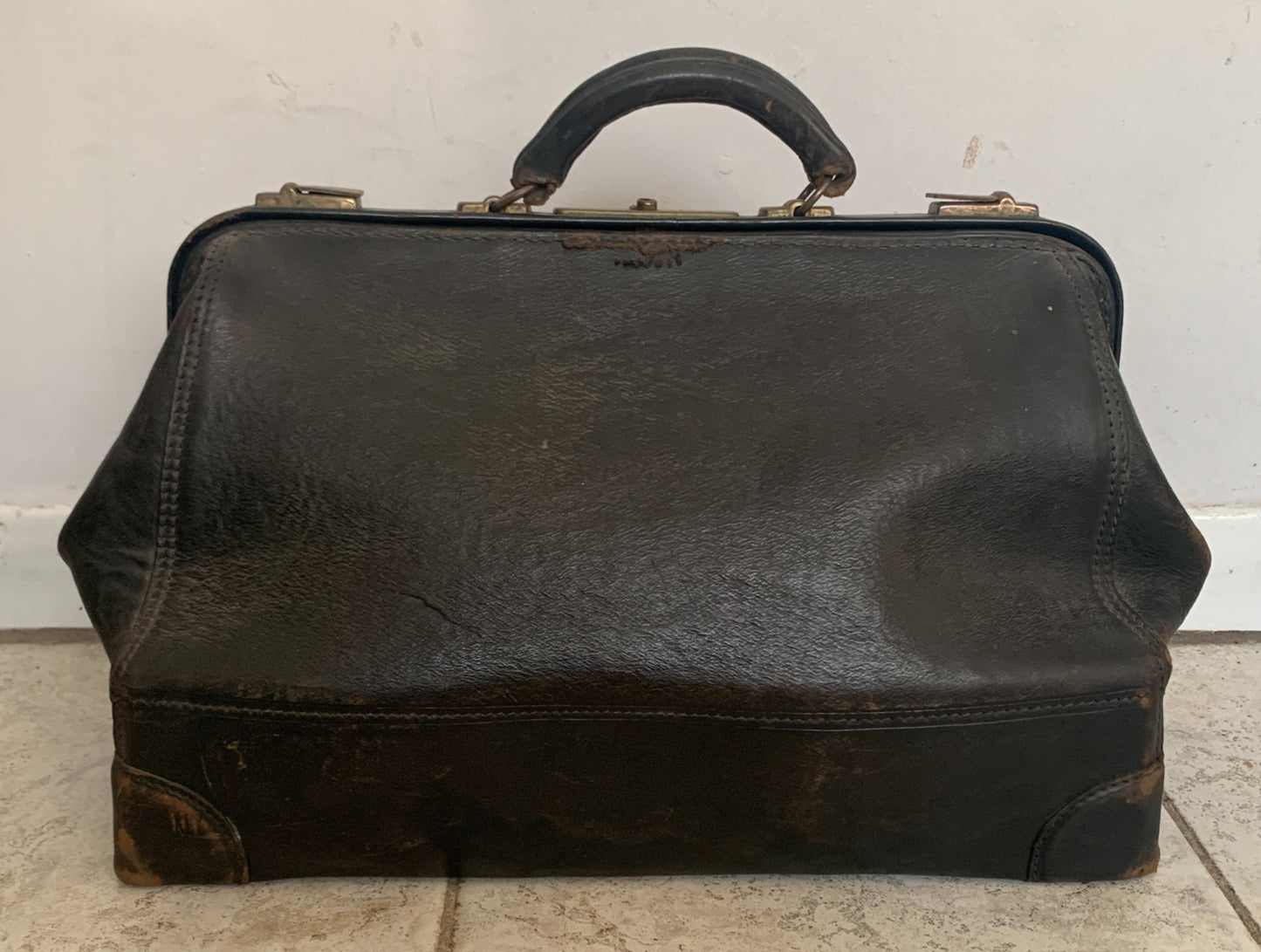 VICTORIAN COWHIDE WEEKENDER BAG, OBSIDIAN