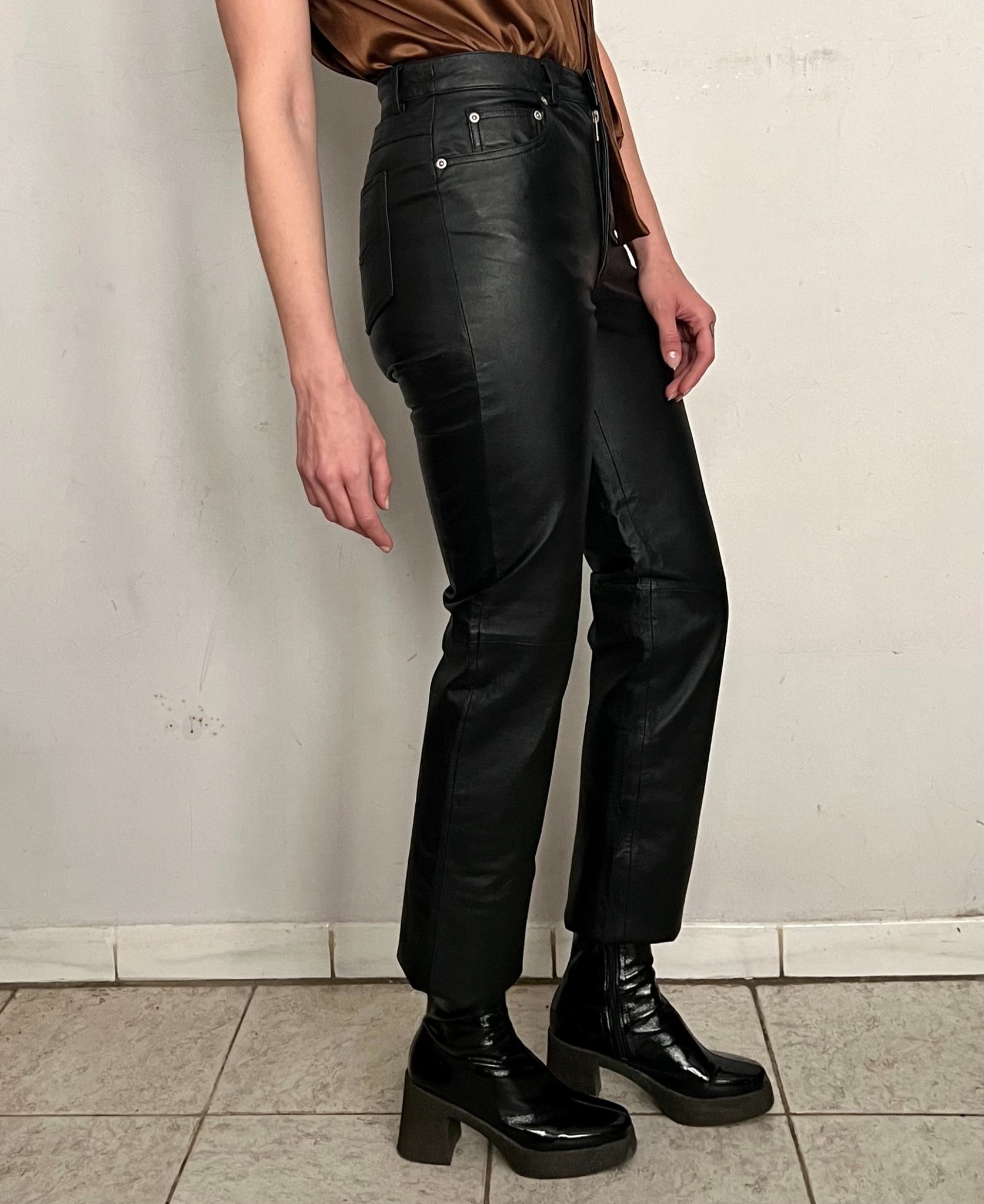 HIGH RISE LEATHER PANTS, CROW