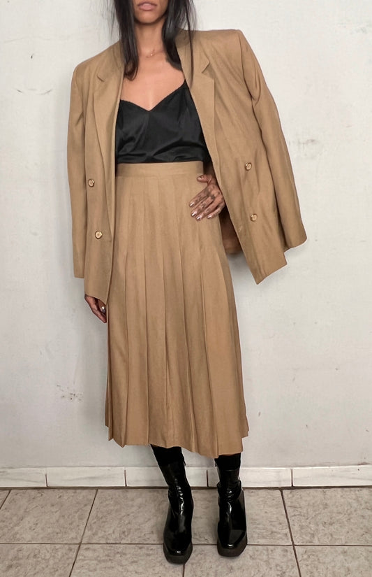 SILK PLEATED SKIRT SUIT, CARAMEL