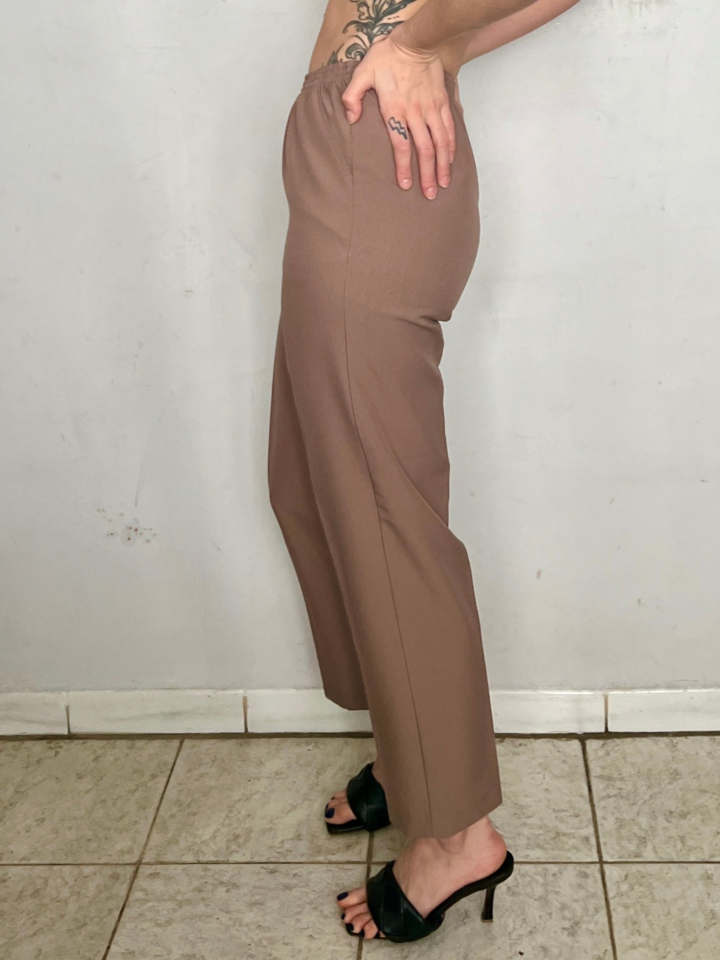 HIGH WAIST PRESSED TROUSERS, CHAI