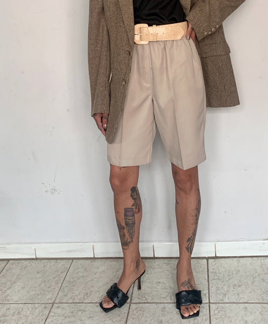 HIGH RISE BERMUDA SHORTS, MOTH WING