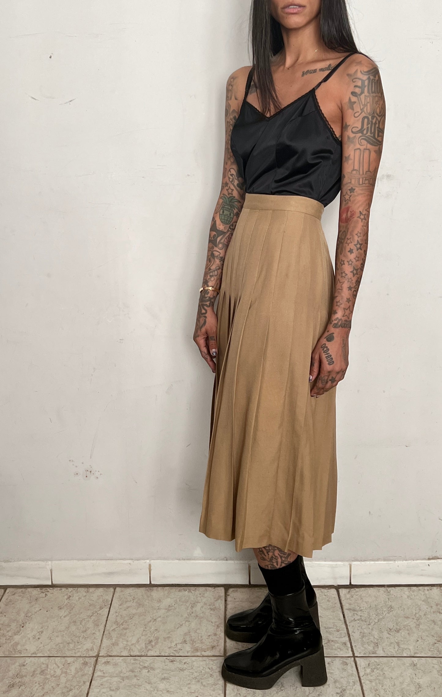 SILK PLEATED SKIRT SUIT, CARAMEL