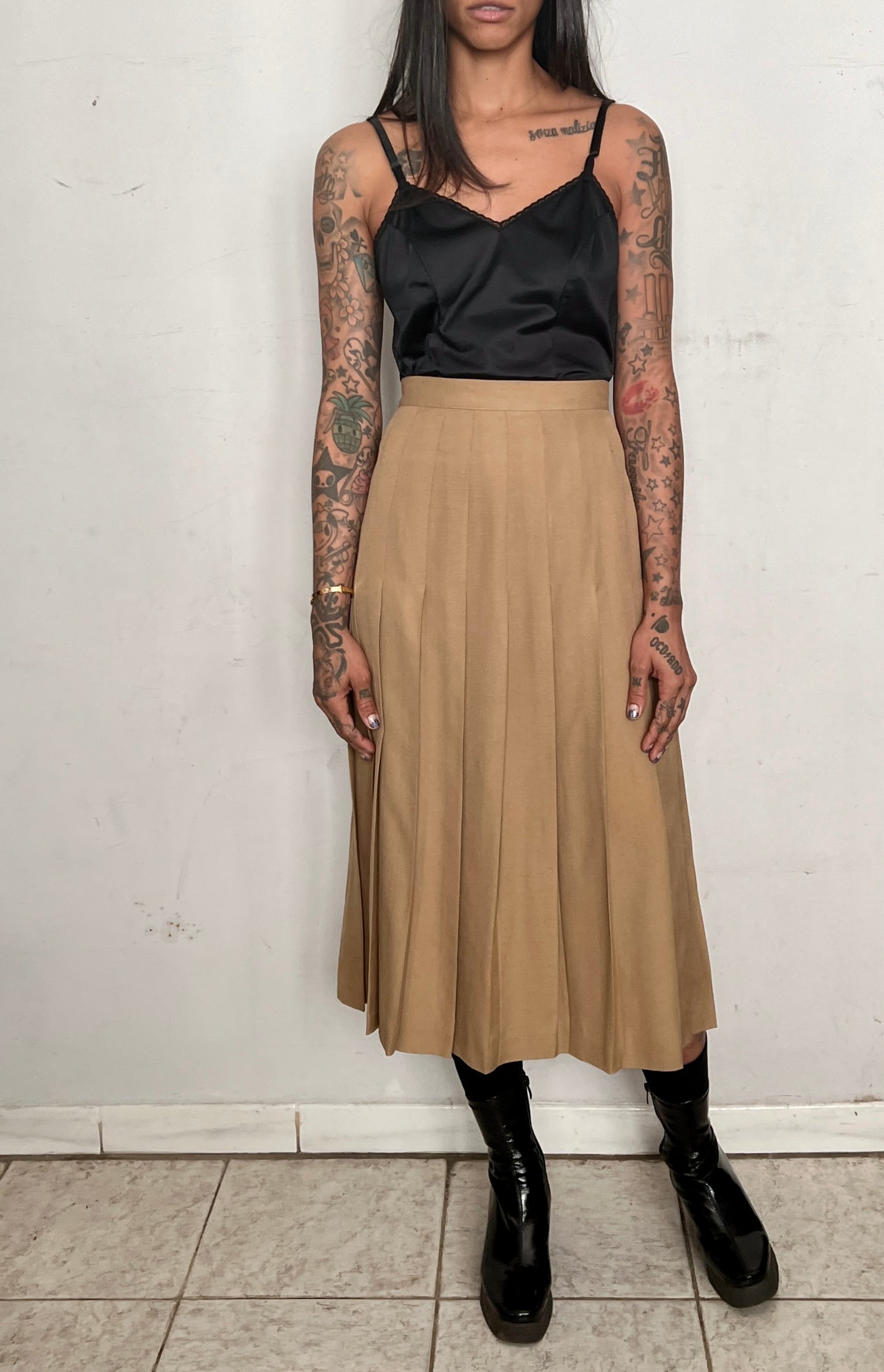 SILK PLEATED SKIRT SUIT, CARAMEL