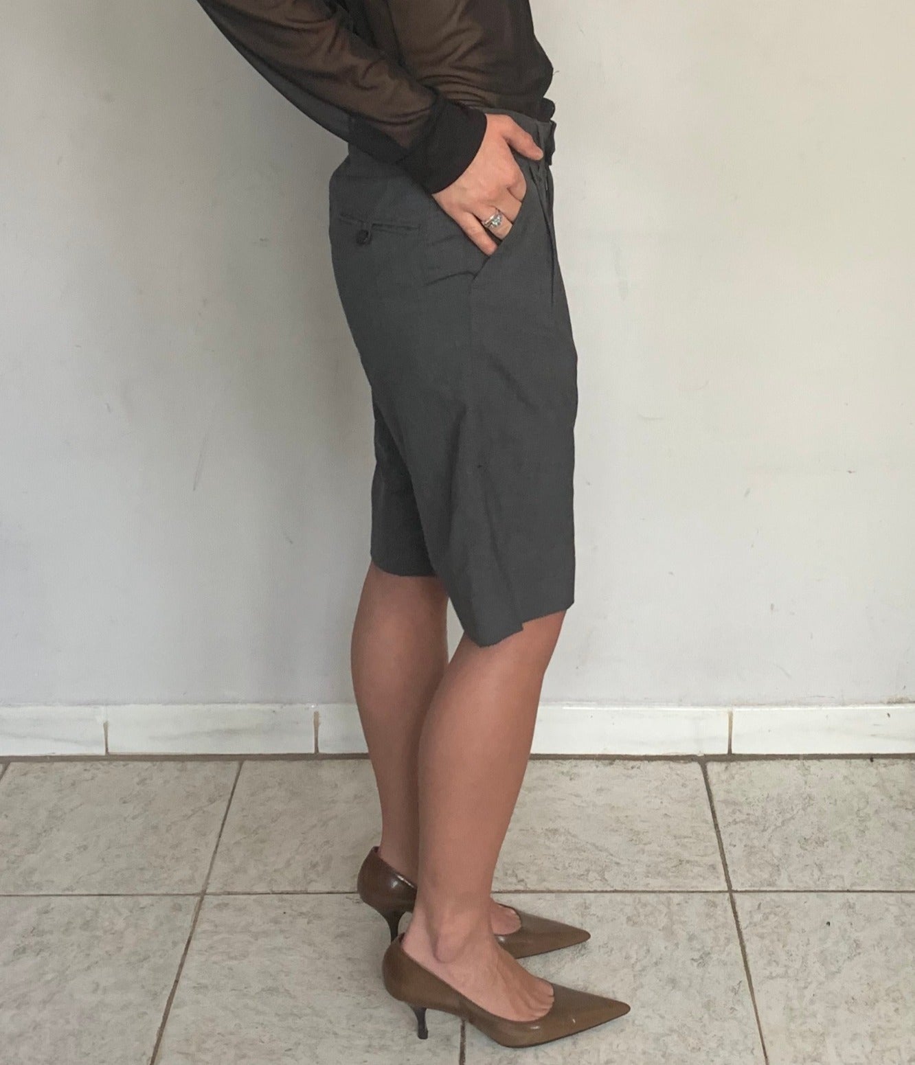 MID RISE PLEATED BERMUDA SHORTS