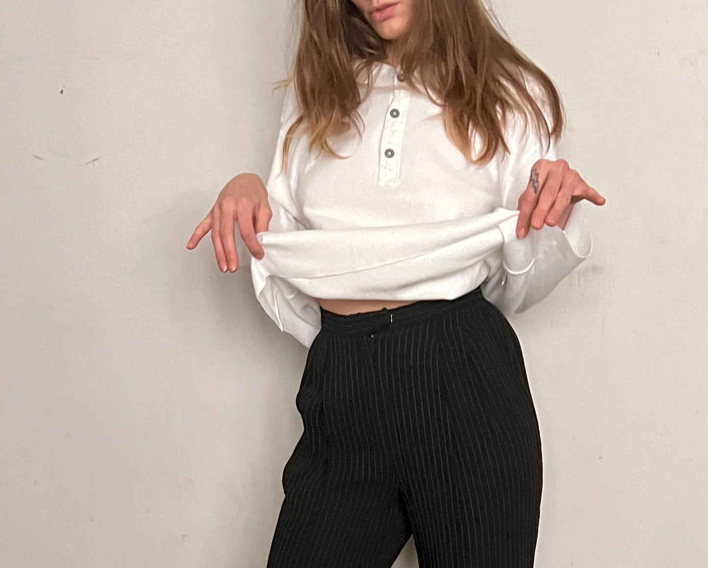 CUSTOM VTG CROPPED HENLEY, BLEACH