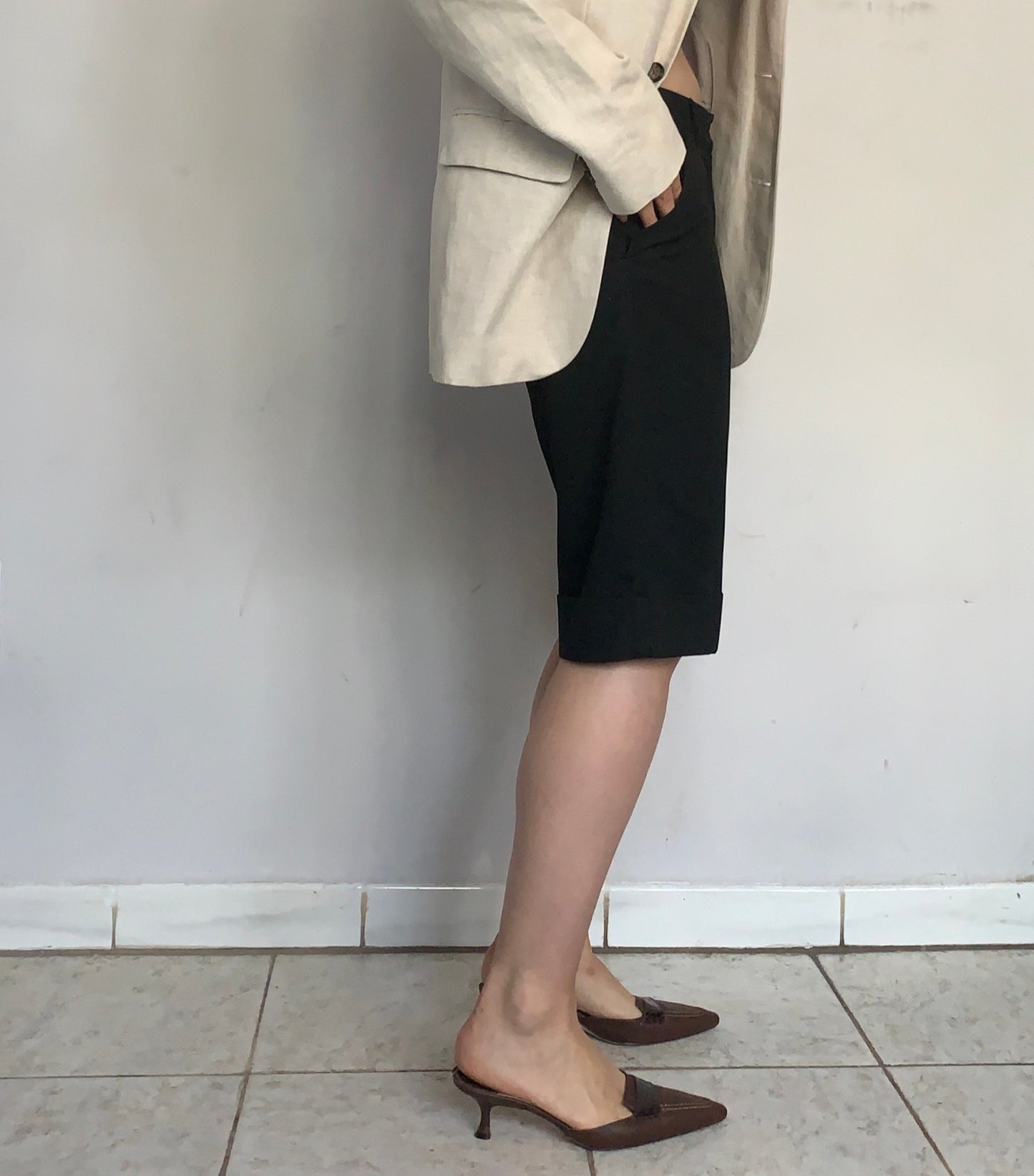LOW RISE BERMUDA SHORTS