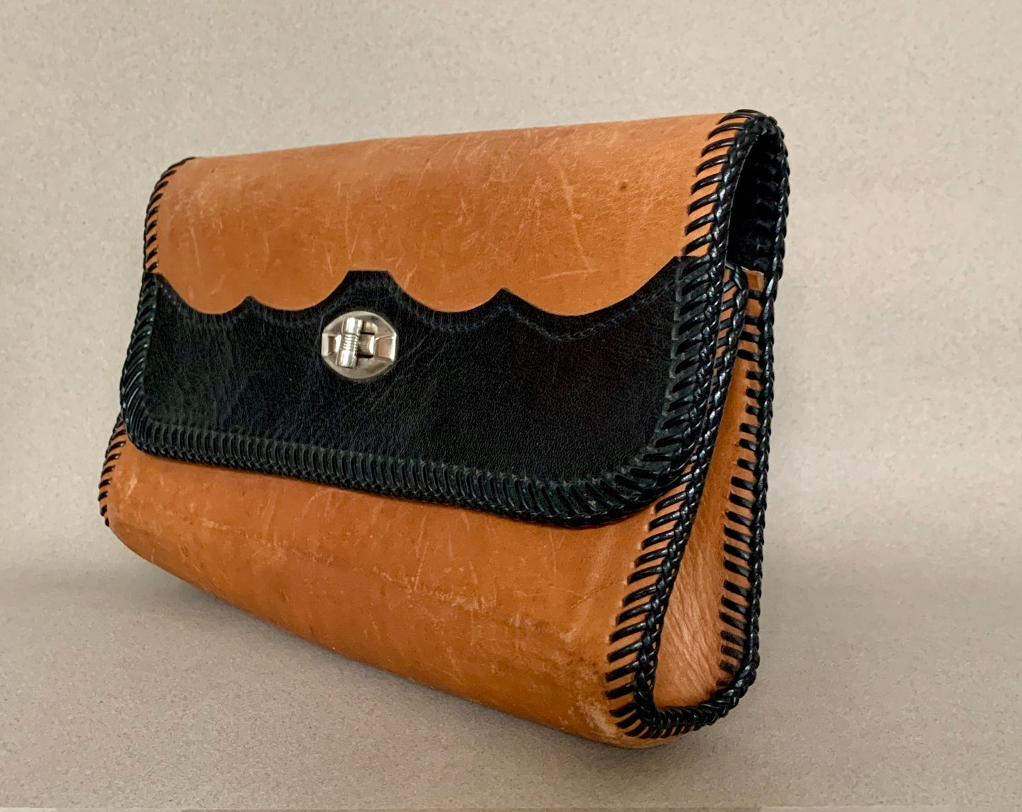 HAND STICHED WESTERN CLUTCH